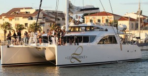 location bateau - catamaran le providence au grau du roi