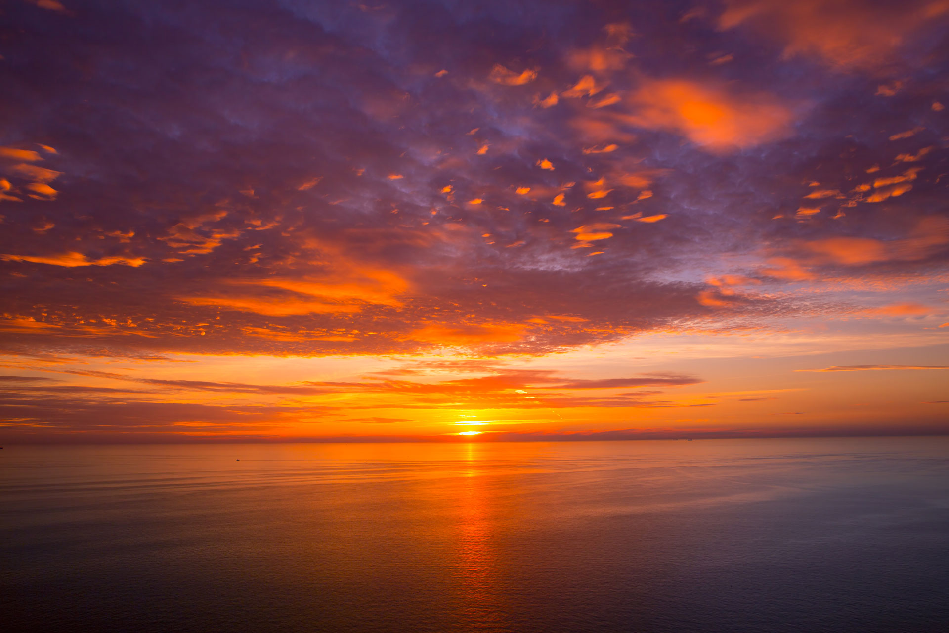 Coucher de soleil en mer
