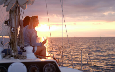 Top 5 des raisons de participer à une soirée coucher de soleil en mer