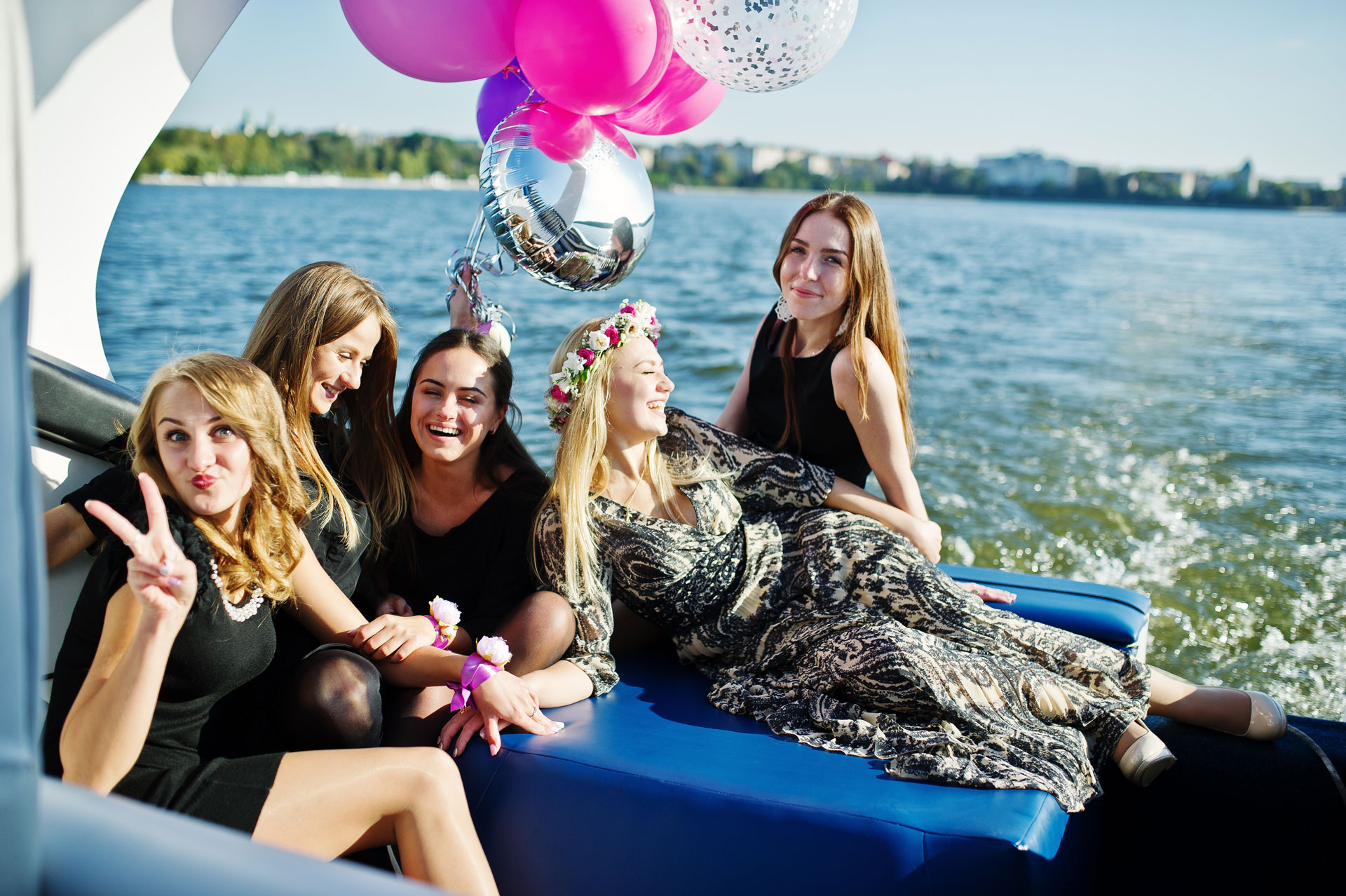 Privatiser-un-catamaran-anniversaire-mariage–EVJF-EVG–entreprise-3 Privatiser un catamaran EVJF